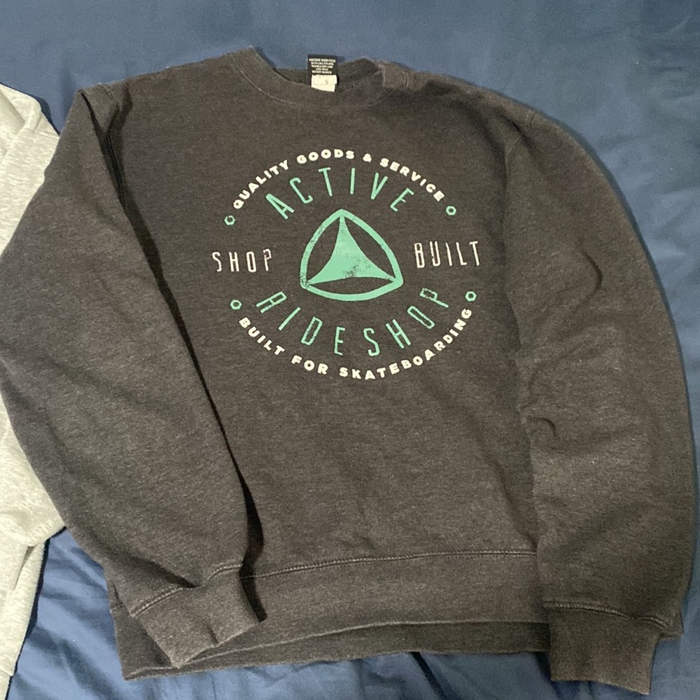 Sweaters - Picture 3 of 3